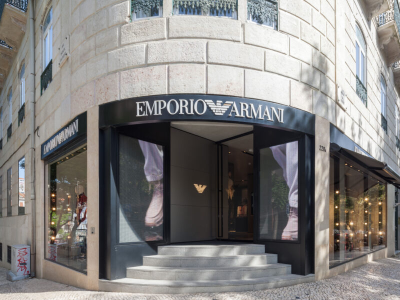 Open project Armani Store